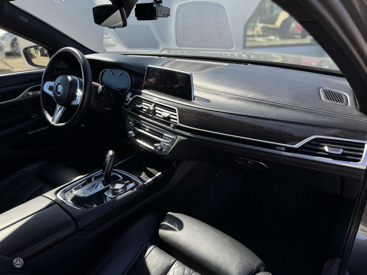 BMW 730, 3.0 l., Седан