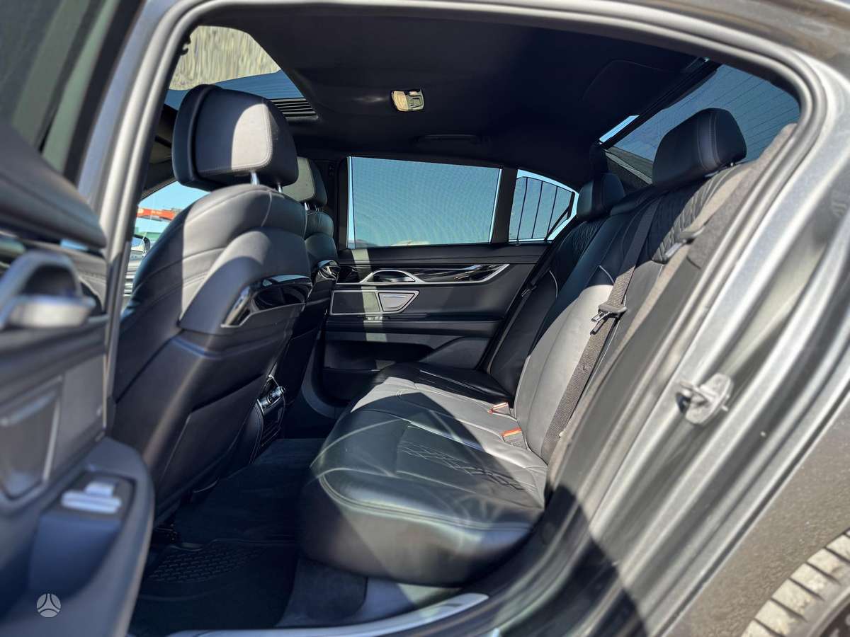 BMW 730, 3.0 l., Седан