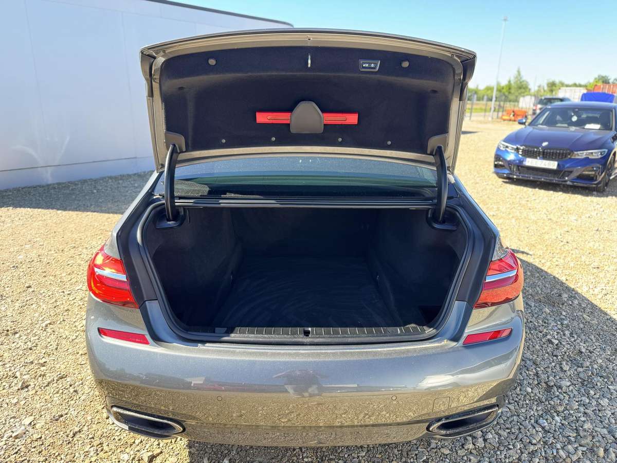 BMW 730, 3.0 l., Седан