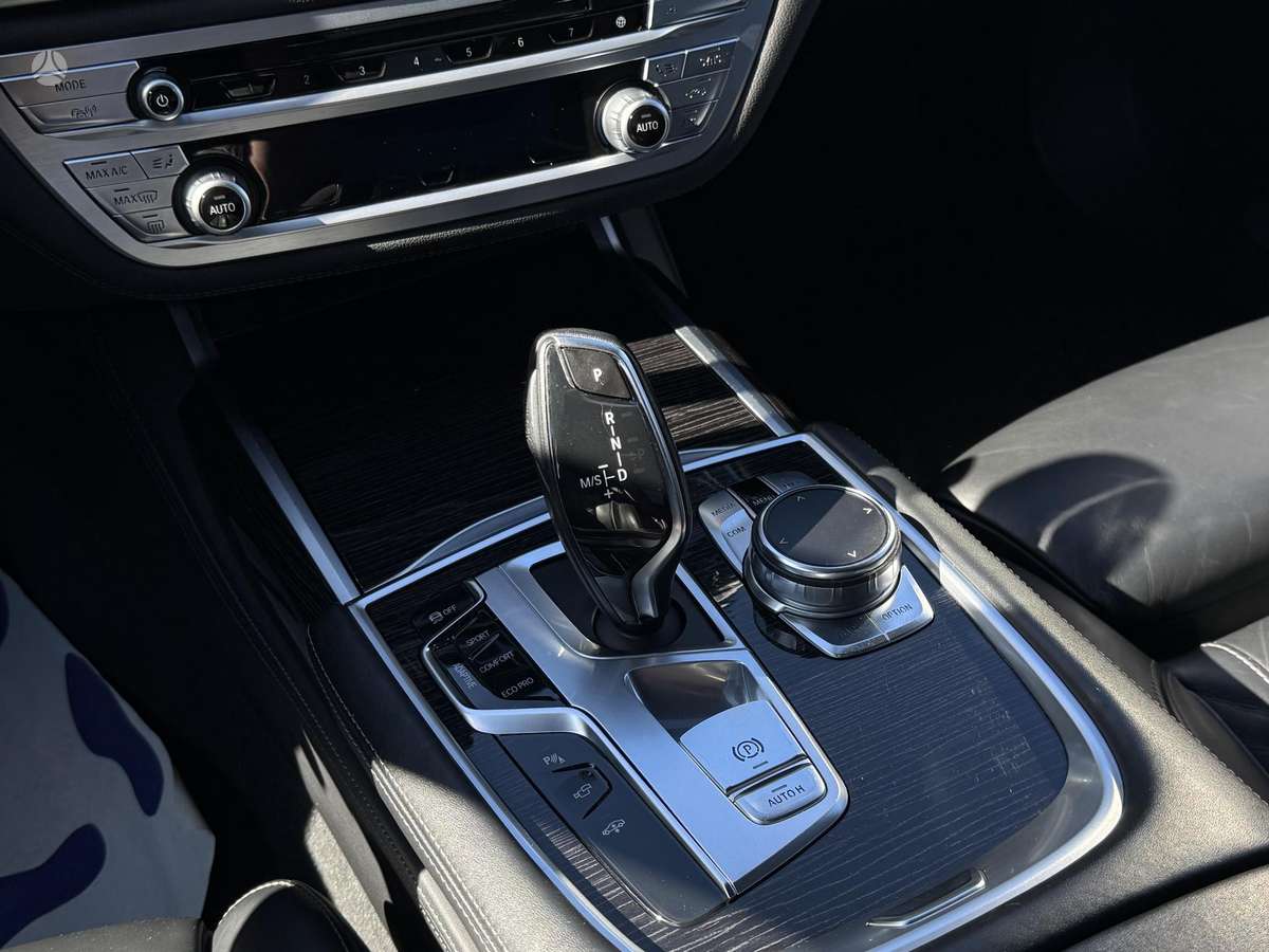 BMW 730, 3.0 l., Седан