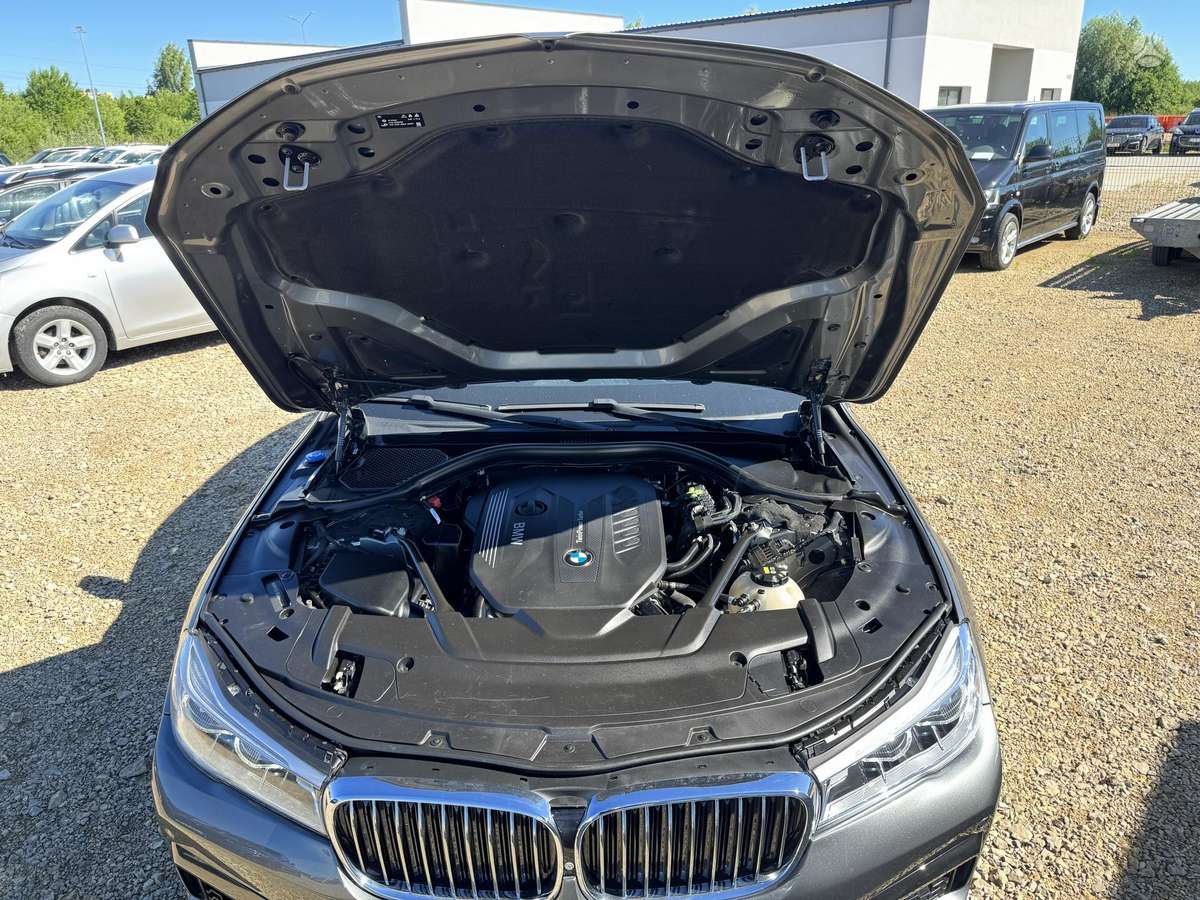 BMW 730, 3.0 l., Седан