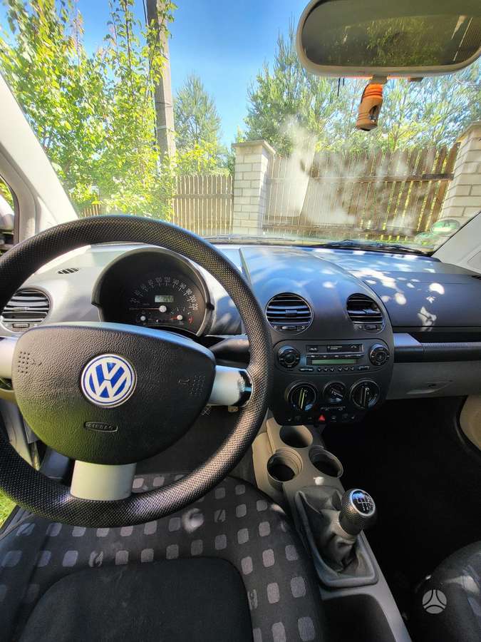 Volkswagen Beetle - 4