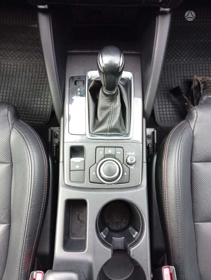 Mazda CX-5, 2.2 l., off-road / crossover
