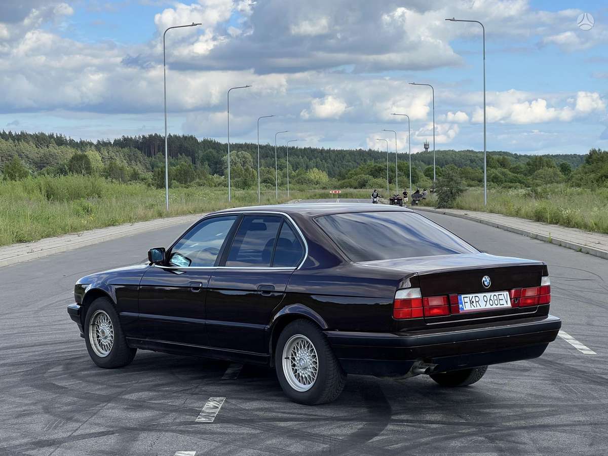 BMW 520, 2.0 l., Седан