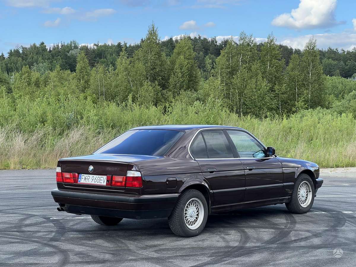 BMW 520, 2.0 l., Седан