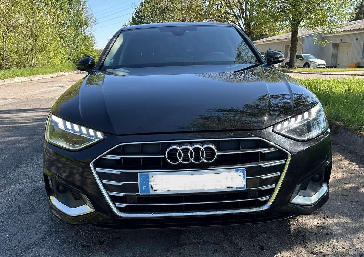 Audi A4, 2.0 l., Седан
