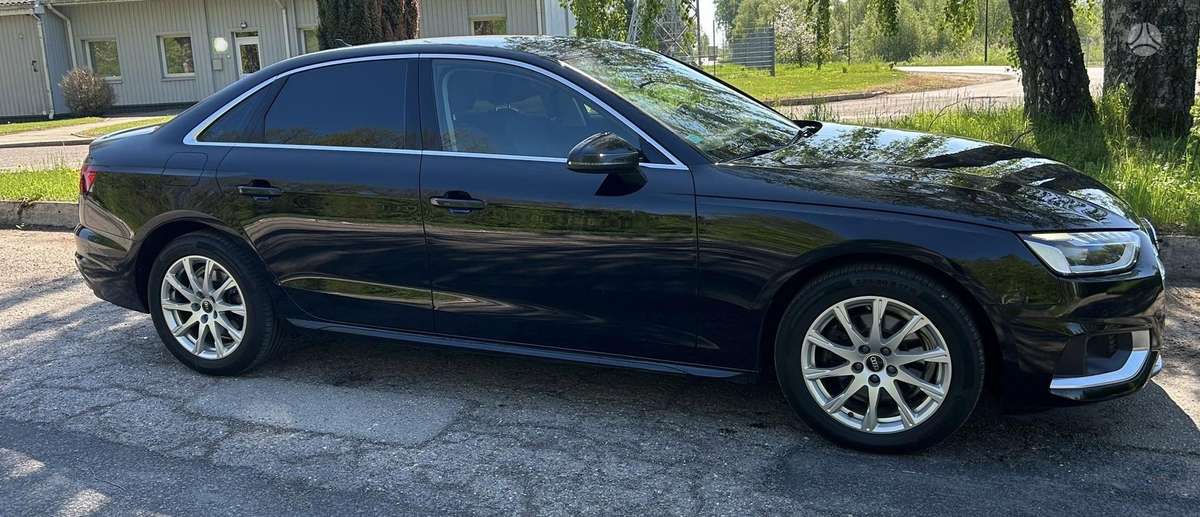 Audi A4, 2.0 l., Седан