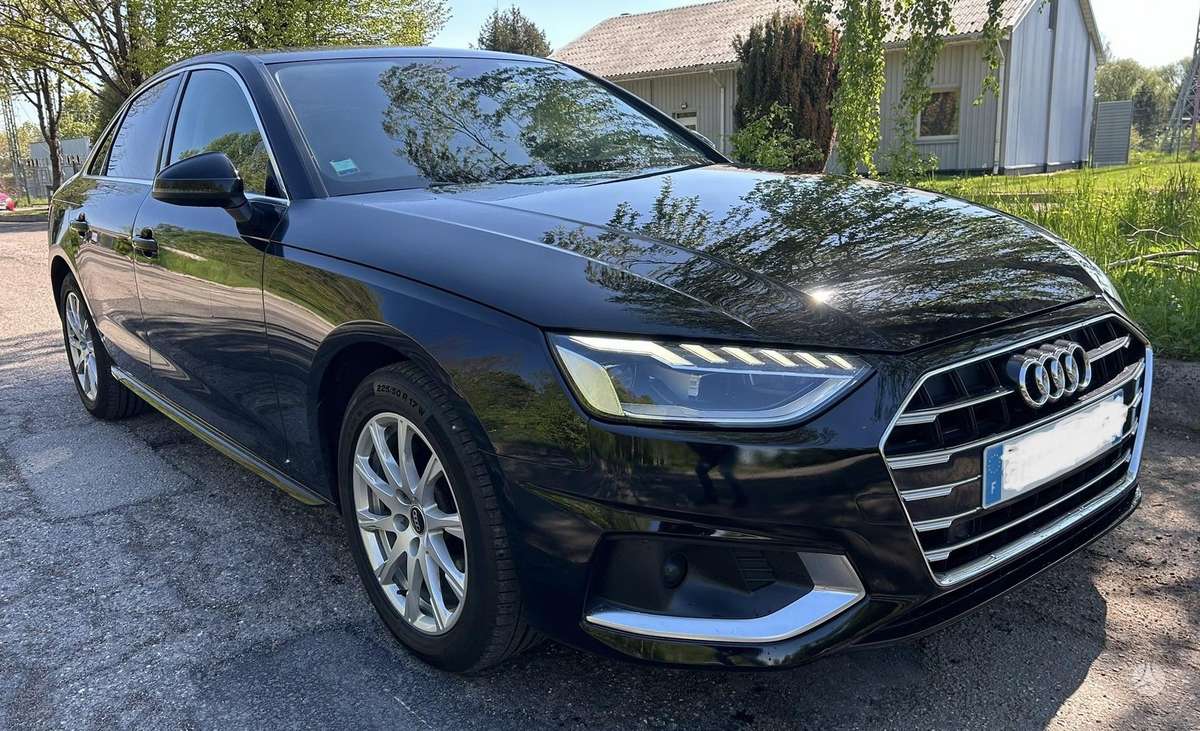 Audi A4, 2.0 l., Седан