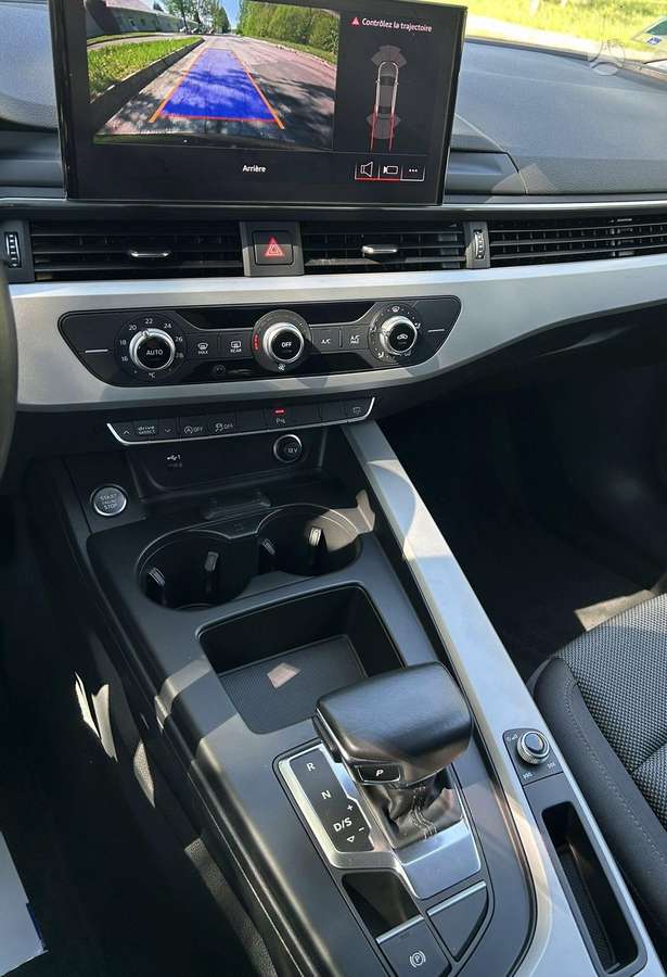 Audi A4, 2.0 l., Седан