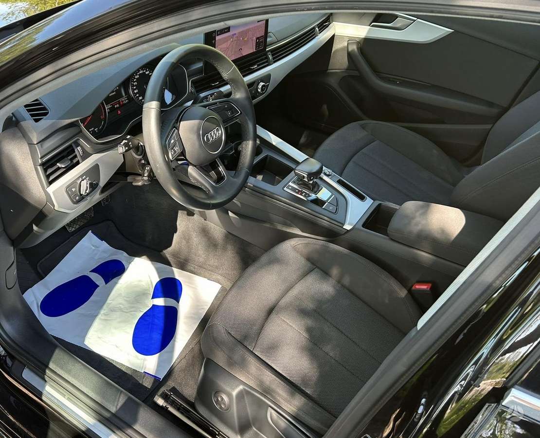 Audi A4, 2.0 l., Седан