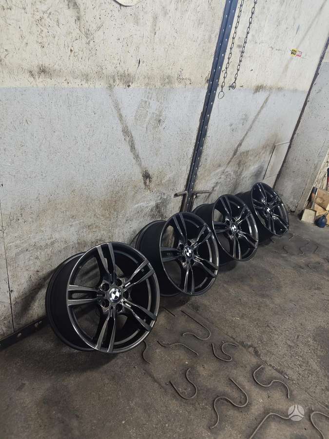 BMW, lengvojo lydinio, R18