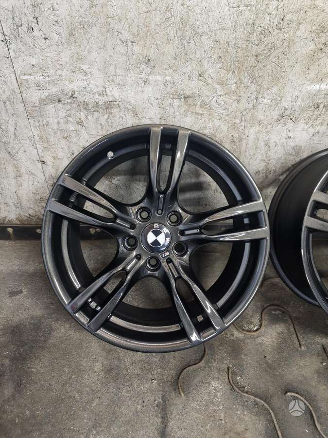 BMW, lengvojo lydinio, R18