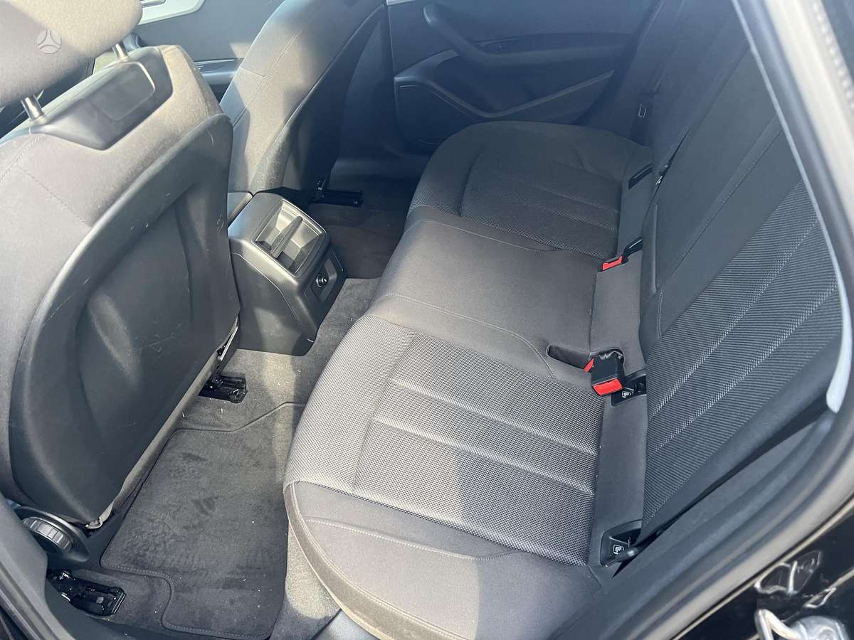 Audi A4, 2.0 l., Седан