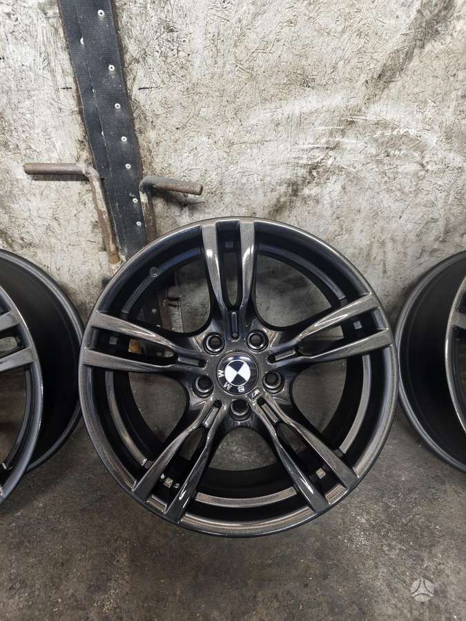 BMW, lengvojo lydinio, R18