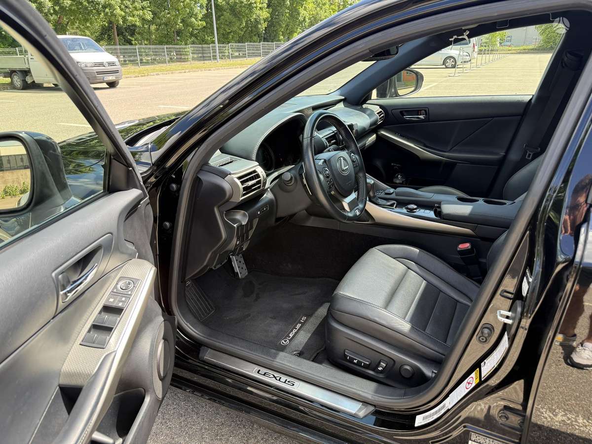 Lexus IS 250, 2.5 l., Седан