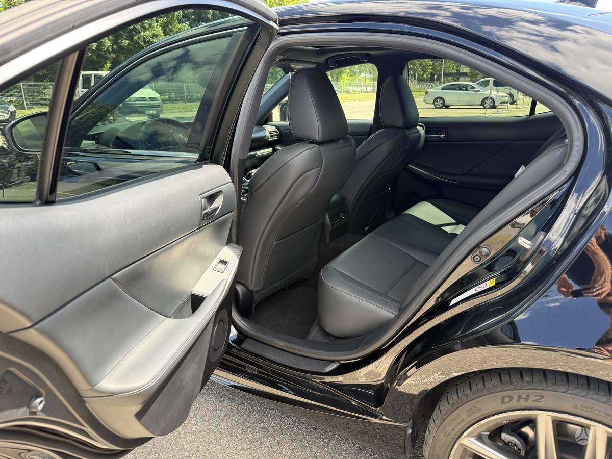 Lexus IS 250, 2.5 l., Седан