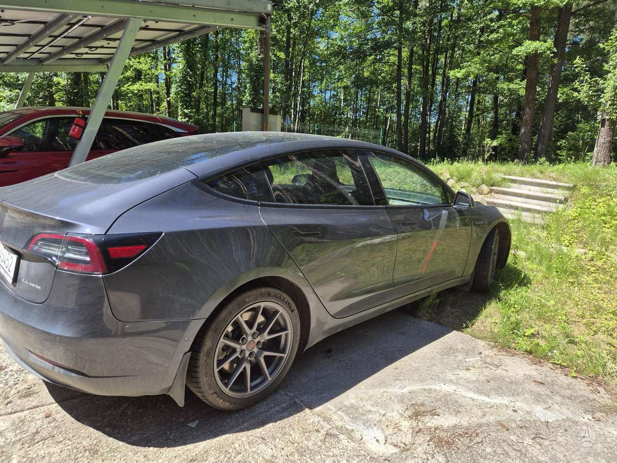 Tesla Model 3, 81 kWh, hatchback