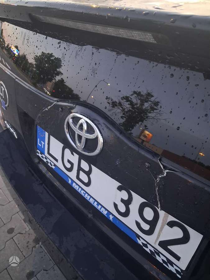 Toyota Prius - 5