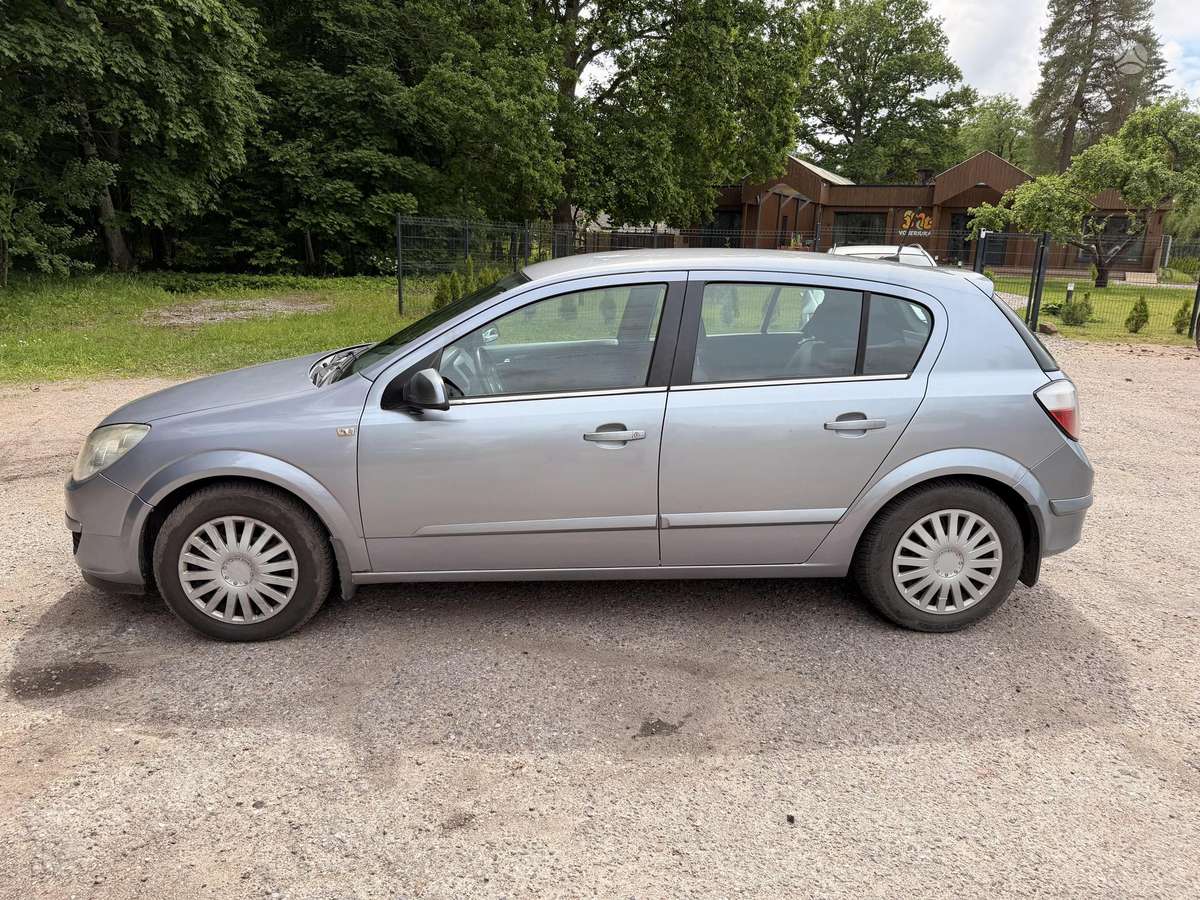 Opel Astra, 1.7 l., hatchback