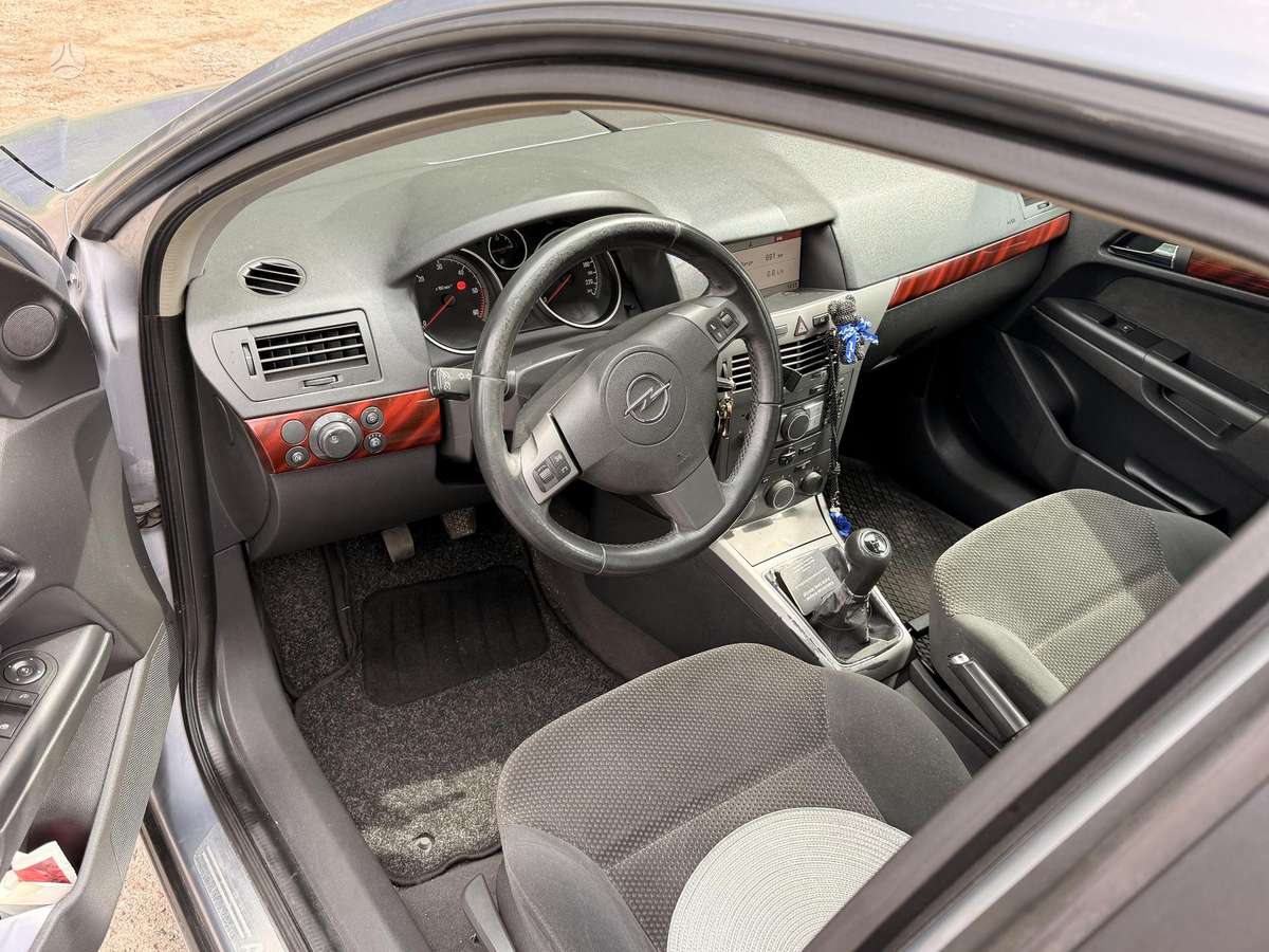 Opel Astra, 1.7 l., hatchback
