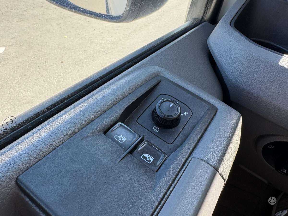 Volkswagen Crafter - 11