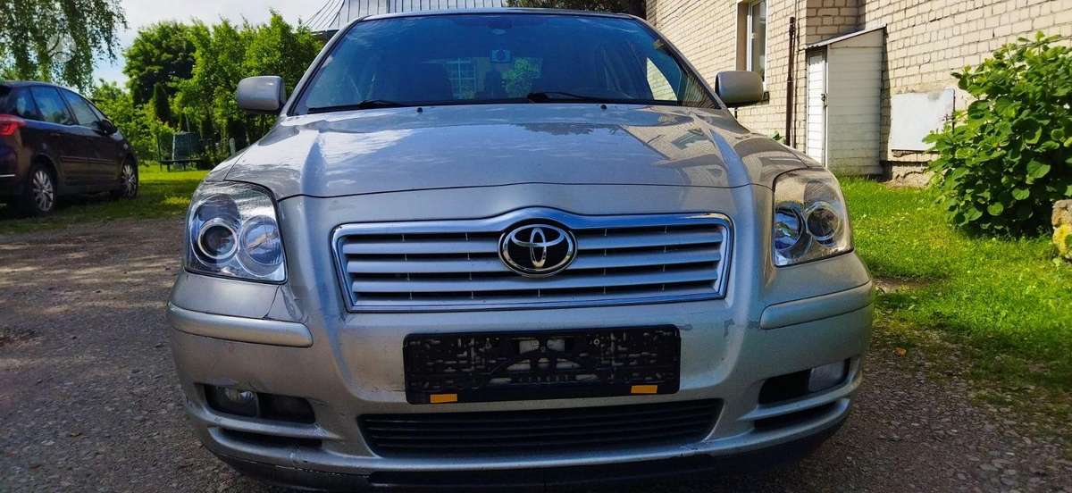 Toyota Avensis - 5