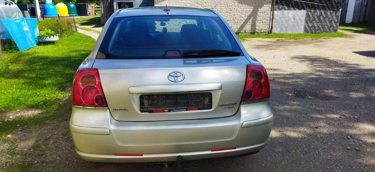 Toyota Avensis - 6