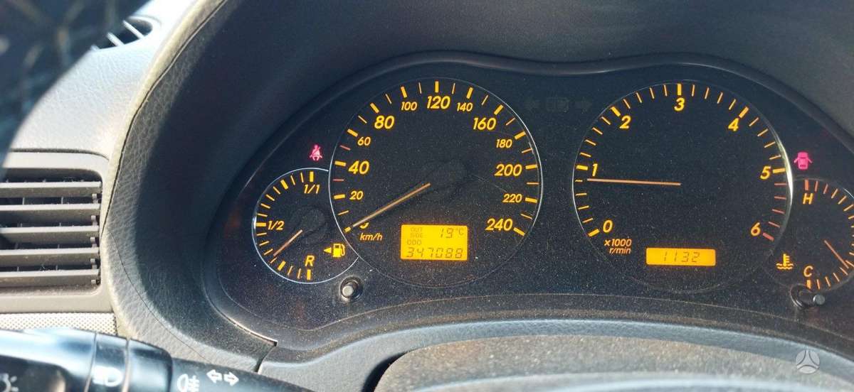 Toyota Avensis - 12