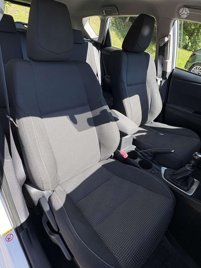 Toyota Auris, 1.3 l., hatchback