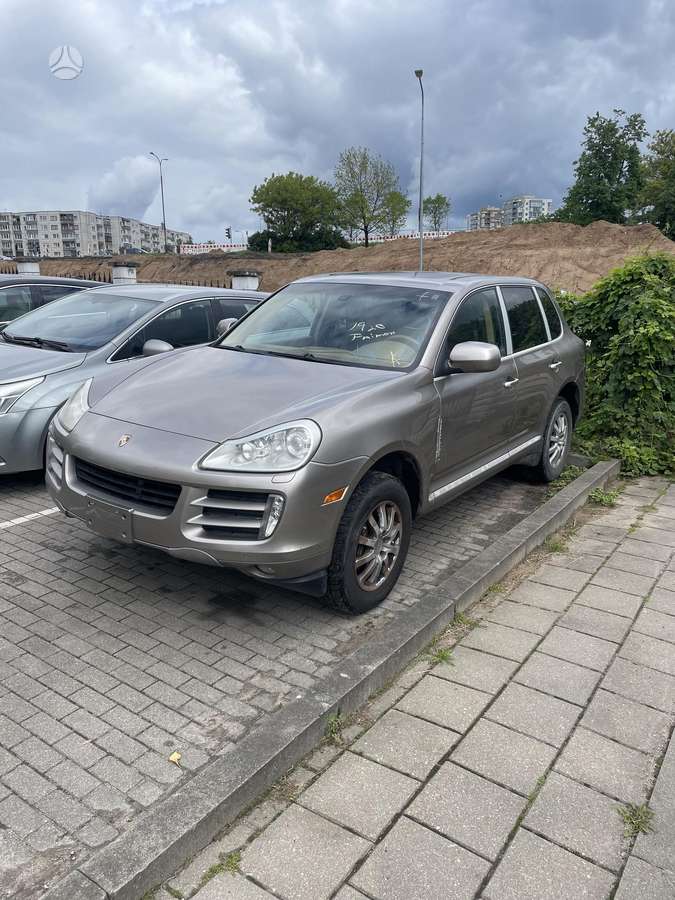 Porsche Cayenne - 3