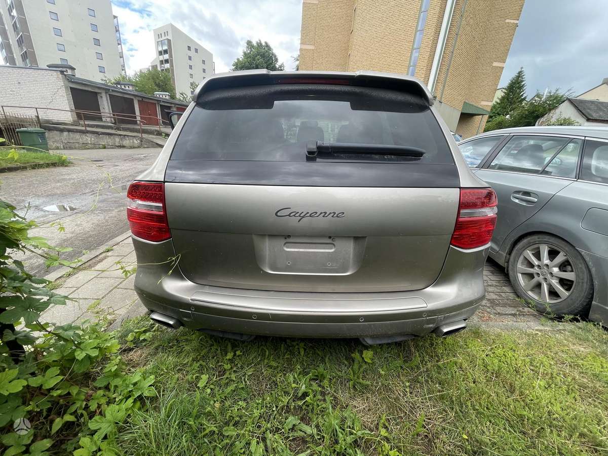 Porsche Cayenne - 5