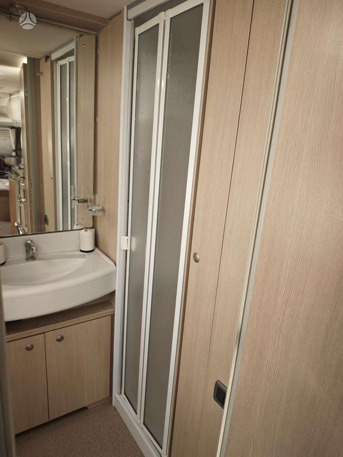 Swift ElilITE EMERALD, кемперы