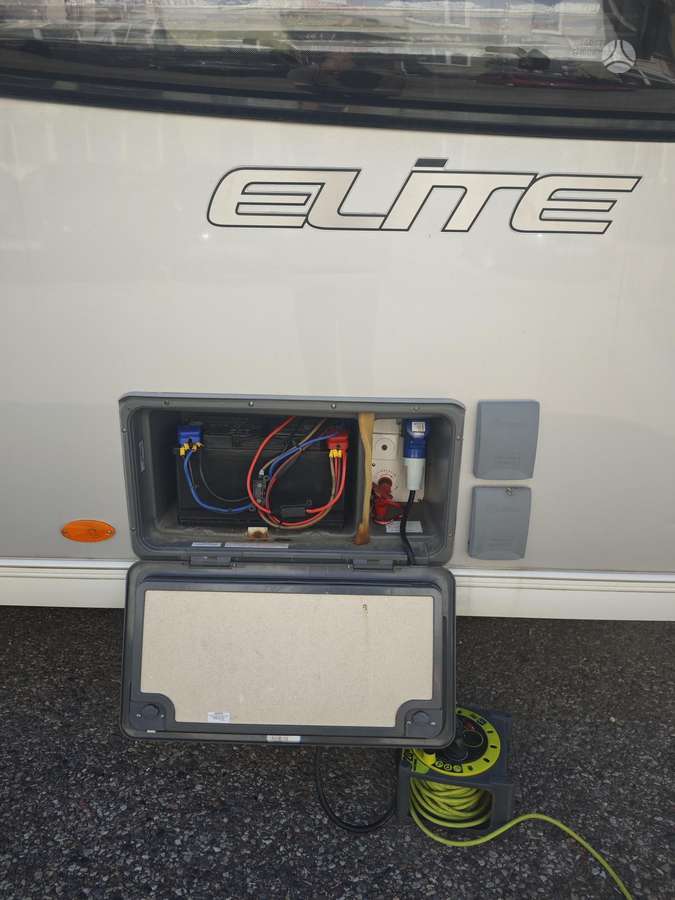 Swift ElilITE EMERALD, кемперы