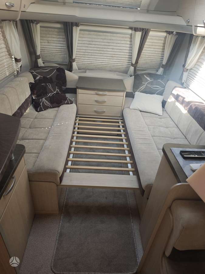 Swift ElilITE EMERALD, кемперы