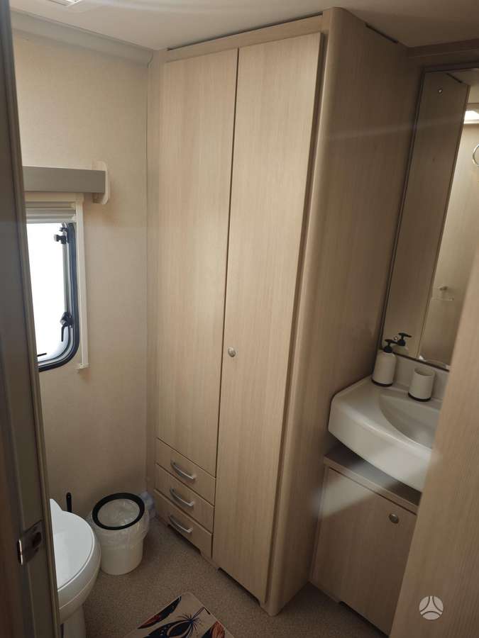 Swift ElilITE EMERALD, кемперы