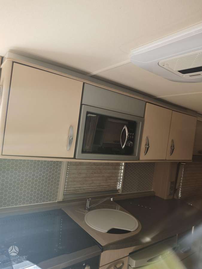 Swift ElilITE EMERALD, кемперы