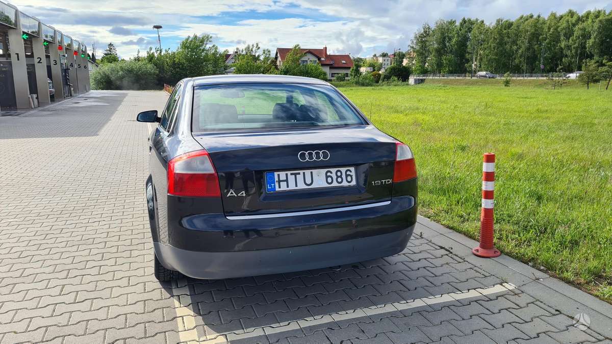 Audi A4, 1.9 l., Седан