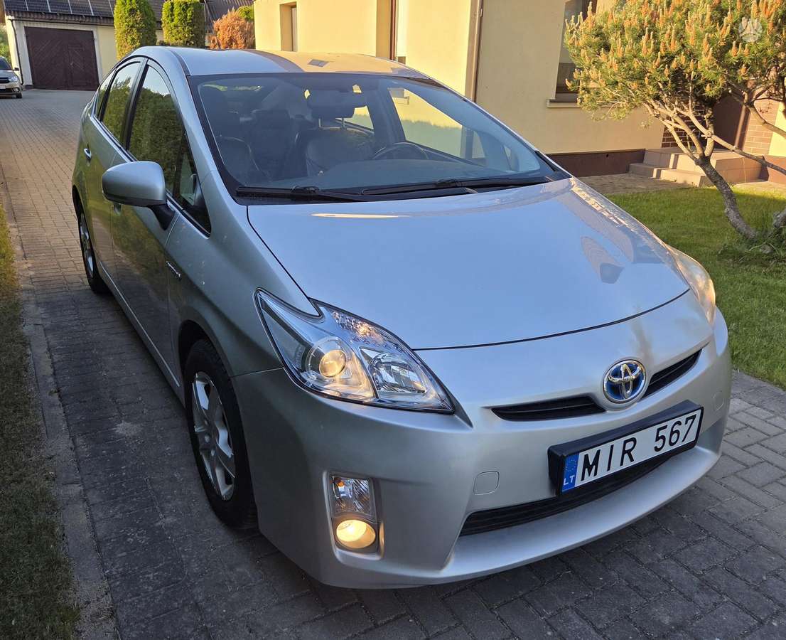 Toyota Prius - 3