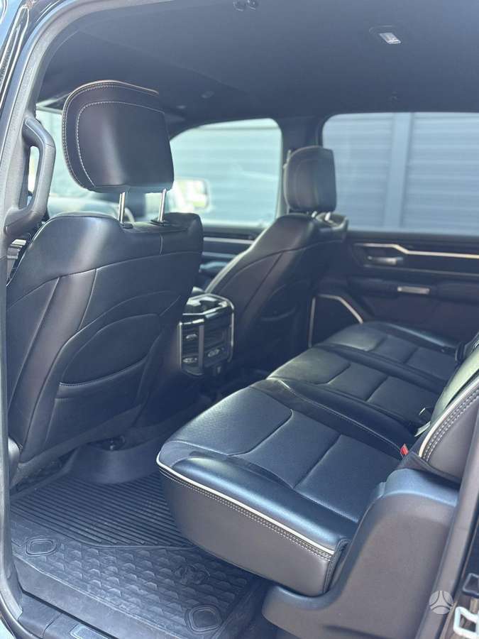 Dodge Ram, 5.7 l., off-road / crossover