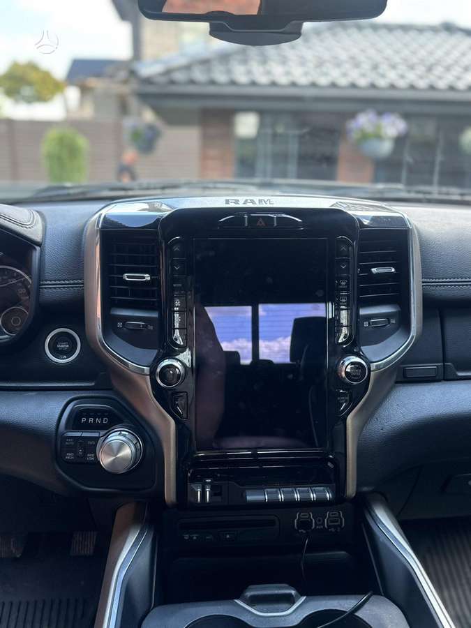 Dodge Ram, 5.7 l., off-road / crossover