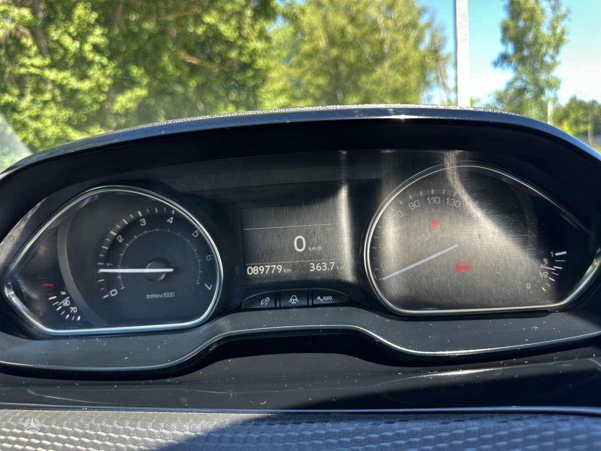 Peugeot 2008, 1.2 l., Универсал