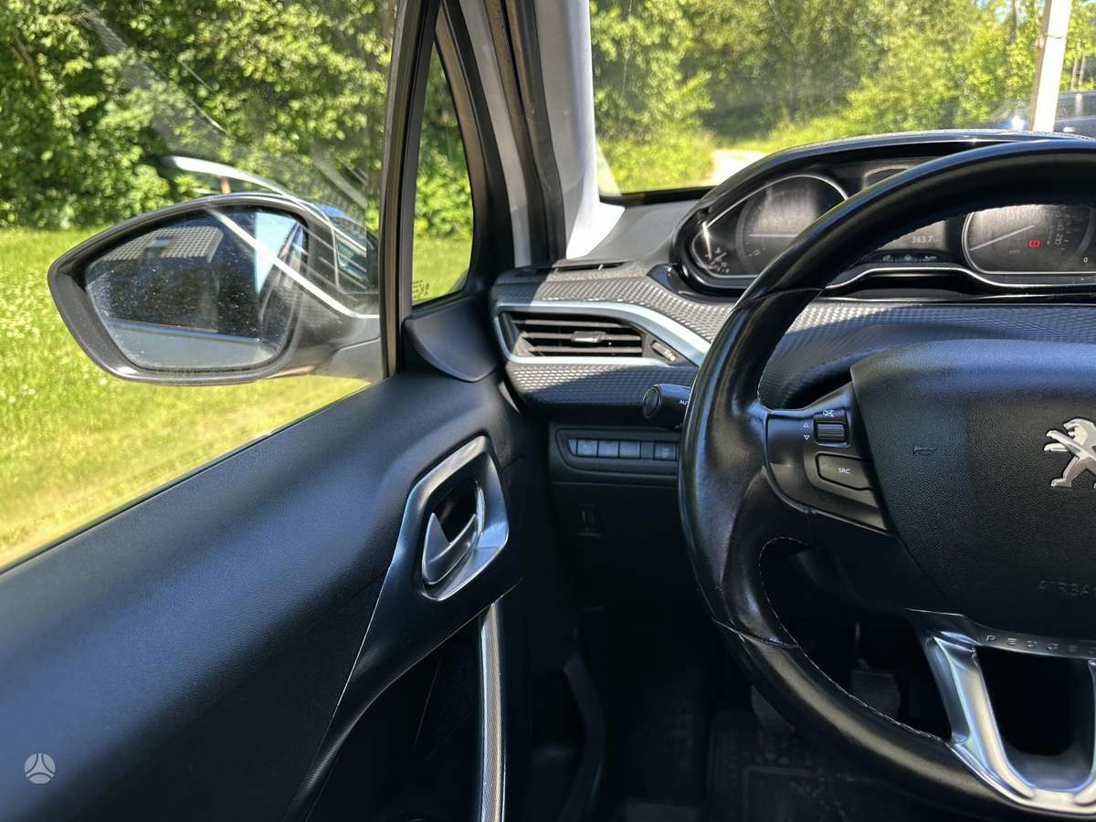 Peugeot 2008, 1.2 l., Универсал