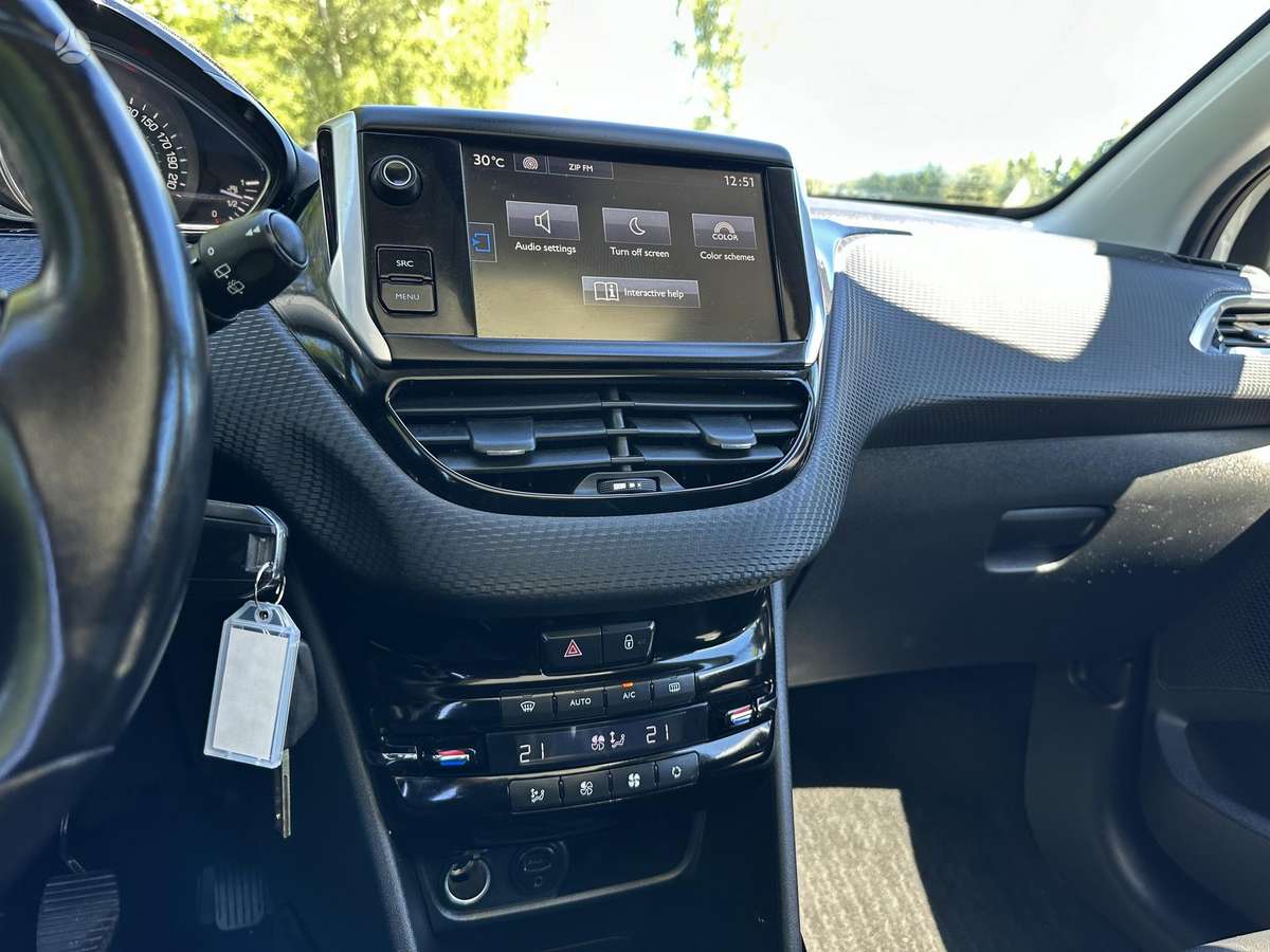 Peugeot 2008, 1.2 l., Универсал