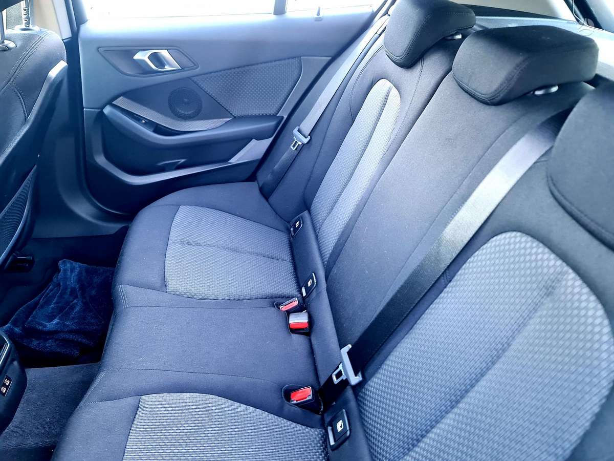 BMW 118, 1.5 l., hatchback