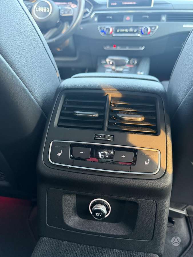 Audi A4, 2.0 l., Седан