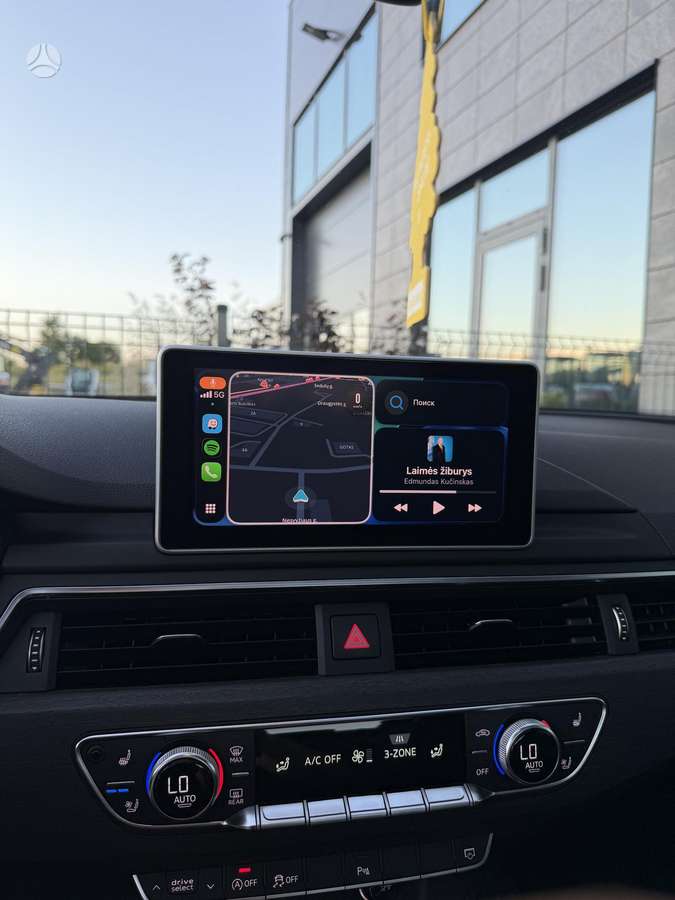 Audi A4, 2.0 l., Седан