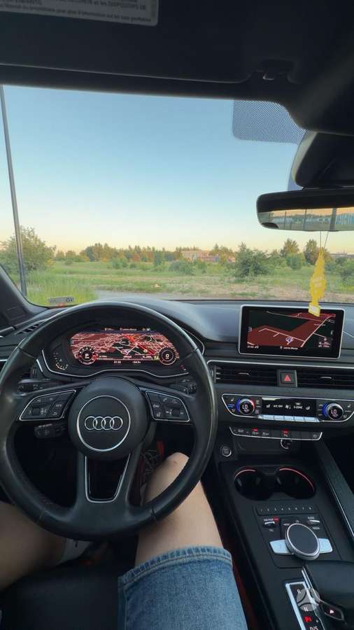 Audi A4, 2.0 l., Седан