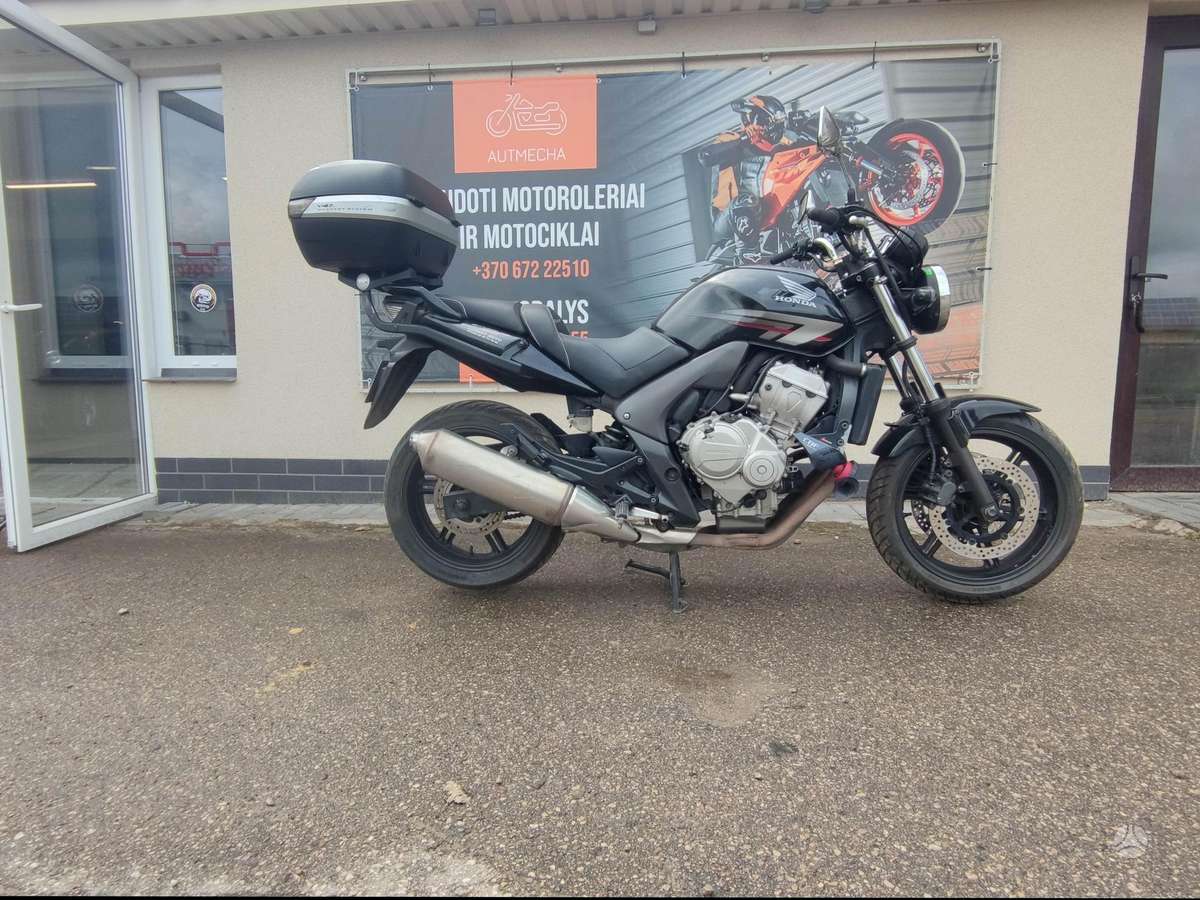 Honda CBF 600cc, street / classic