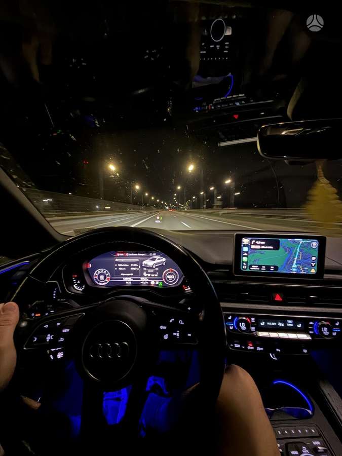 Audi A4, 2.0 l., Седан