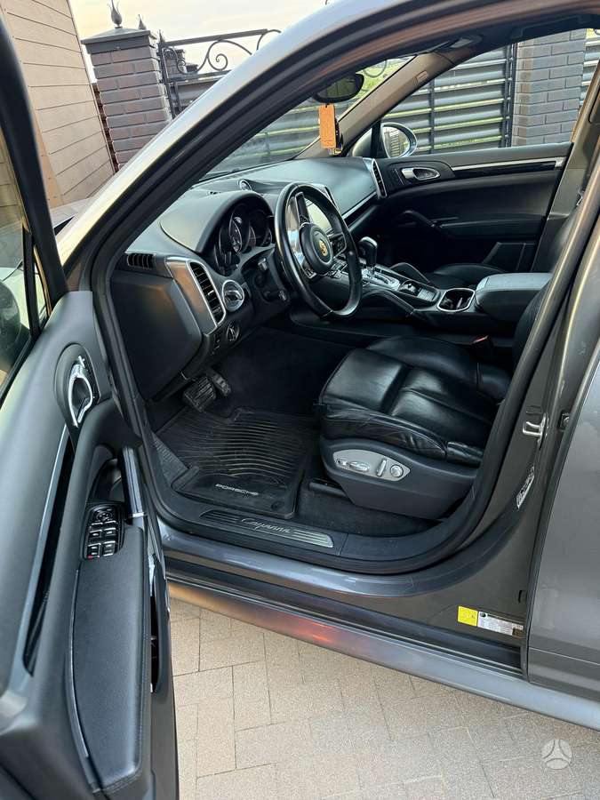 Porsche Cayenne - 11